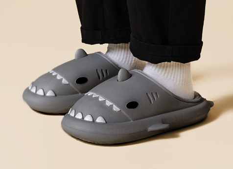 Cozy Shark Hausschuhe vampyy.shop