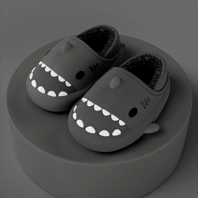 Cozy Shark Hausschuhe vampyy.shop