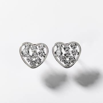 Ohrstecker mit Herzmotiv aus rhodiniertem Metall vampyy.shop